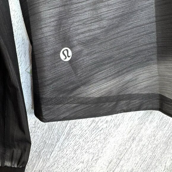 Lululemon On The Horizon Jacket Size 8 Black Rain Windbreaker Hooded Lightweight - Picture 6 of 9